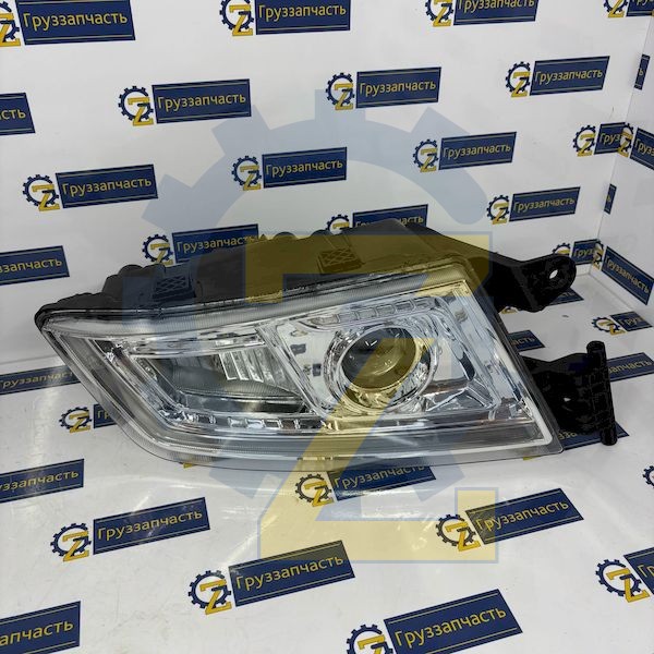 Фара в сборе правая LED на Sitrak C7H